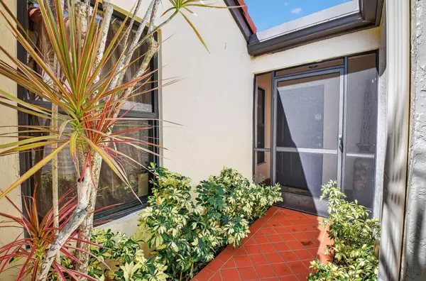 Boynton Beach, FL 33437,10021 Andrea LN B