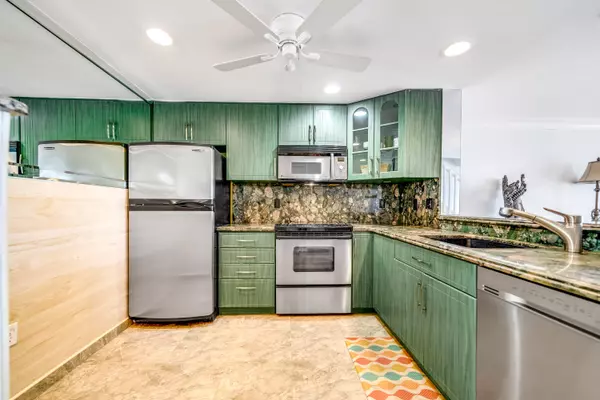 Boca Raton, FL 33487,892 E Jeffery ST