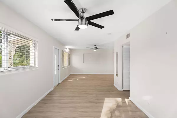 Lantana, FL 33462,607 W Perry ST