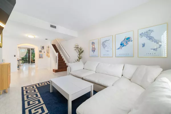 West Palm Beach, FL 33411,2931 Hope Valley ST 401