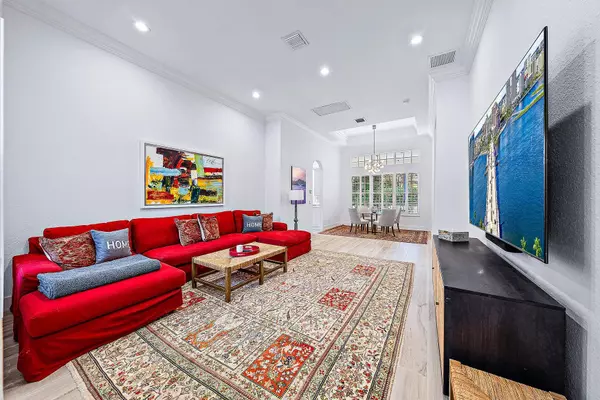 Jupiter, FL 33458,102 Via Santa Cruz