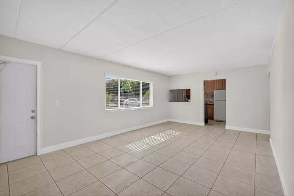 North Palm Beach, FL 33408,821 Lighthouse DR A