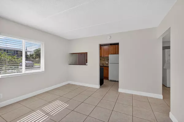 North Palm Beach, FL 33408,821 Lighthouse DR A