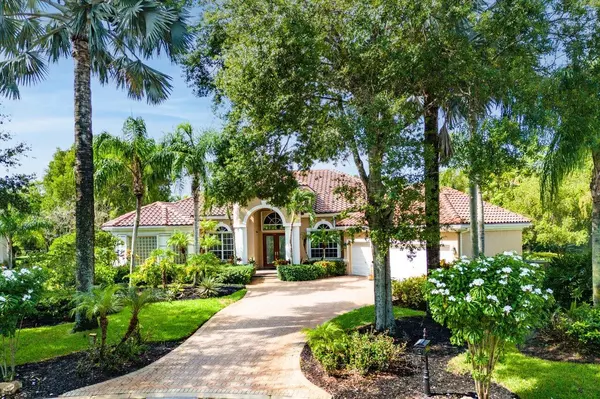911 Forest Glen LN, Wellington, FL 33414