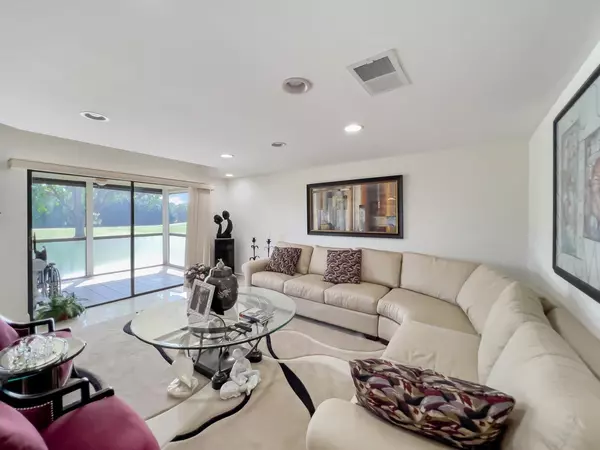 Boynton Beach, FL 33436,37 Stratford LN C