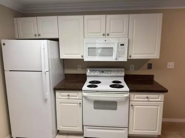 Palm Beach Gardens, FL 33410,2806 Veronia DR 114