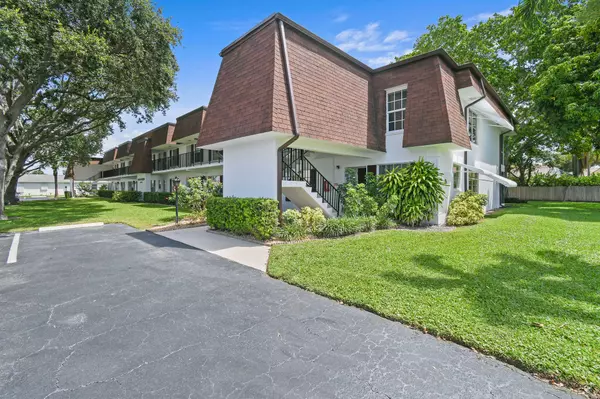 Palm Beach Gardens, FL 33410,10040 N Meridian WAY 206