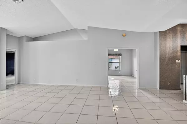 Boynton Beach, FL 33436,8820 Boatswain DR