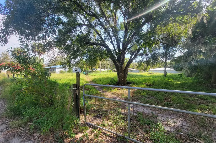 1636 SW 10th ST, Okeechobee, FL 34974