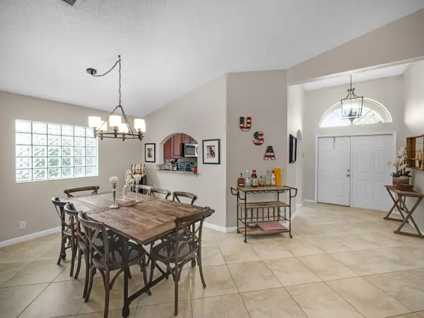 Wellington, FL 33414,1802 S Club DR