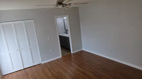 Stuart, FL 34997,5609 SE Windsong LN