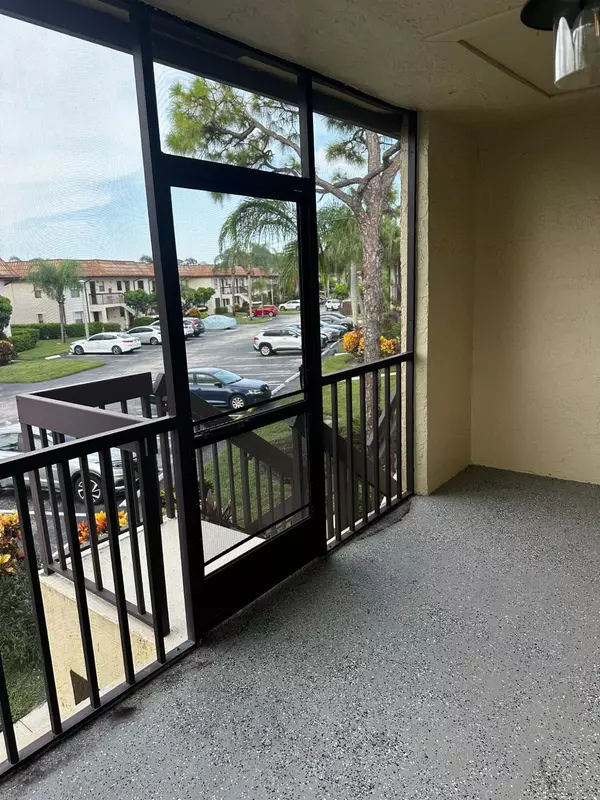 Lake Worth, FL 33467,7221 Golf Colony CT 203