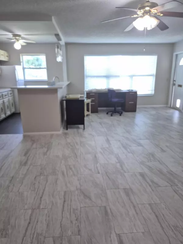 Delray Beach, FL 33445,737 B N High Point  Blvd