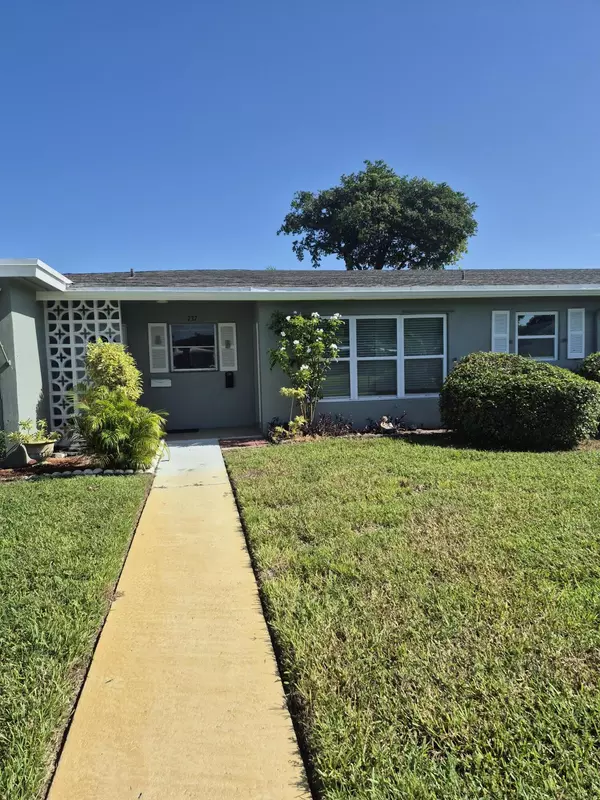 737 B N High Point  Blvd, Delray Beach, FL 33445