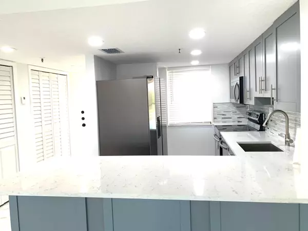 West Palm Beach, FL 33417,2788 Tennis Club DR 401