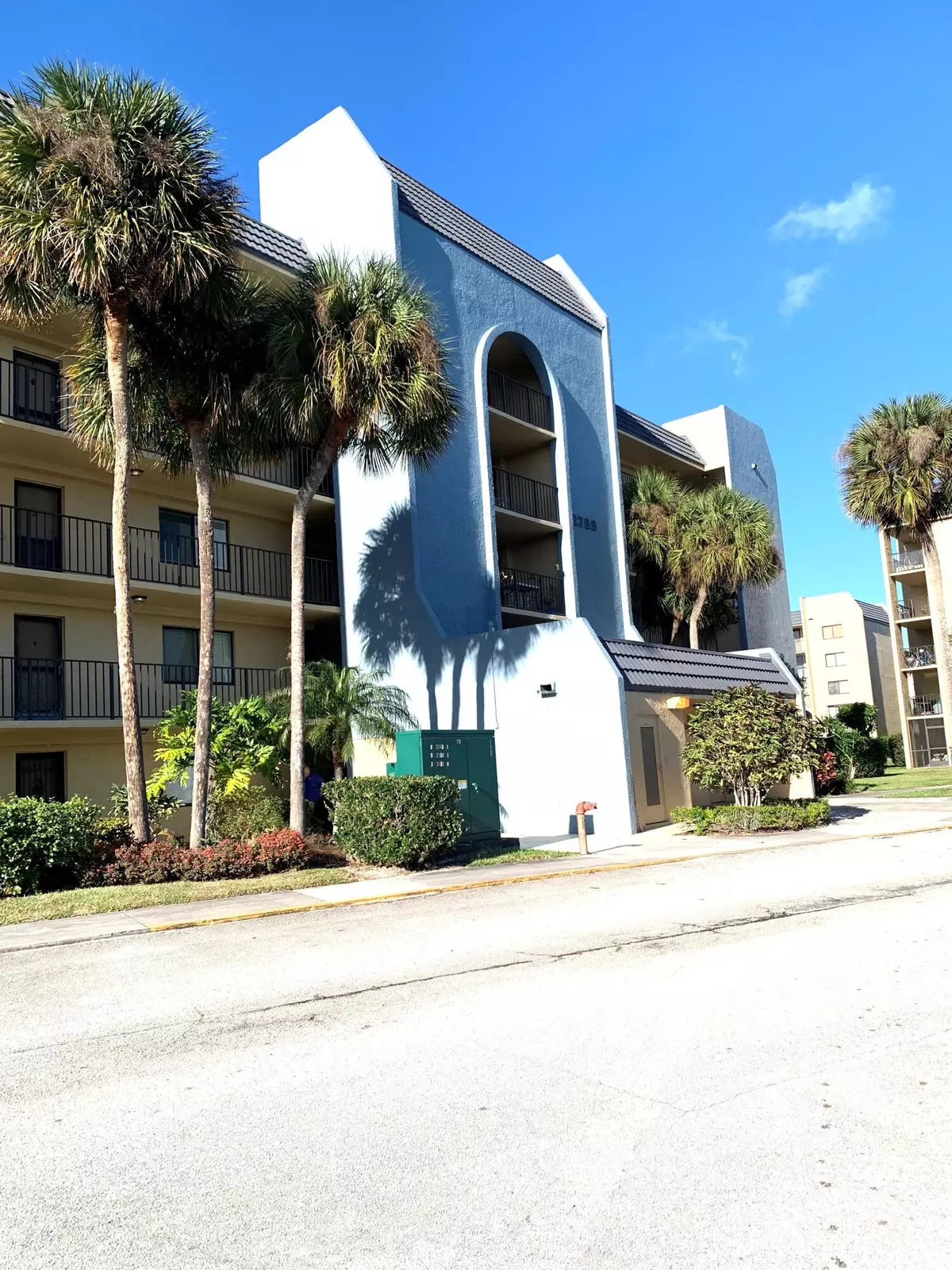 West Palm Beach, FL 33417,2788 Tennis Club DR 401