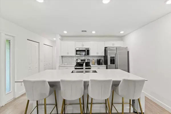 Riviera Beach, FL 33410,6019 Woods Edge CIR