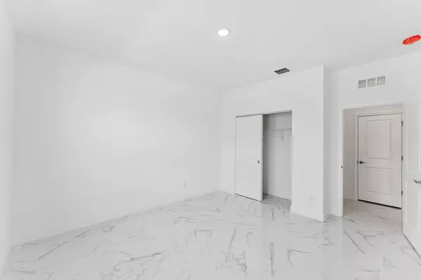 Port Saint Lucie, FL 34987,10427 Dreamweaver RD 10