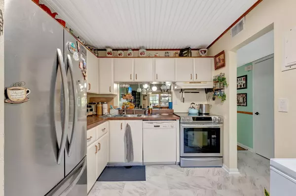 Coconut Creek, FL 33063,814 Banks RD