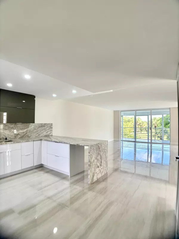 Pompano Beach, FL 33069,3960 Oaks Clubhouse DR 401