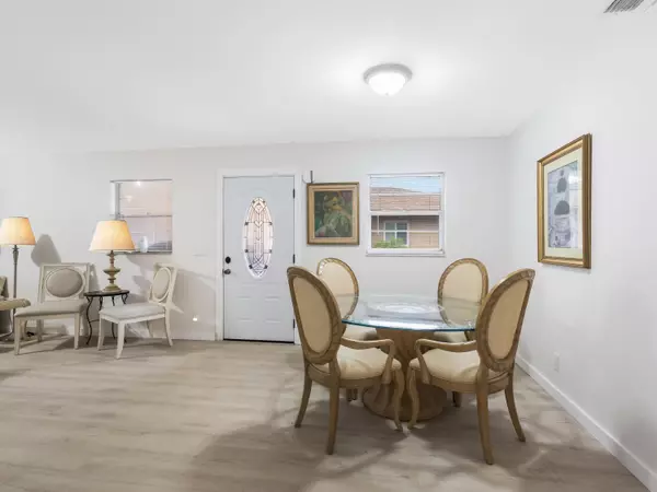 Delray Beach, FL 33445,725 Whippoorwill LN