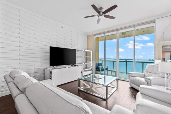 2650 Lake Shore DR 2403, Riviera Beach, FL 33404