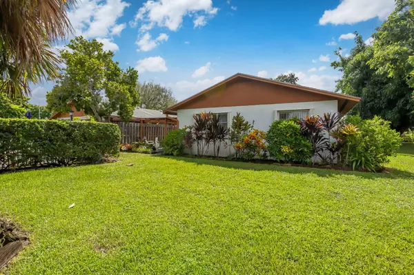 Boynton Beach, FL 33435,2667 SE 27th LN 64a