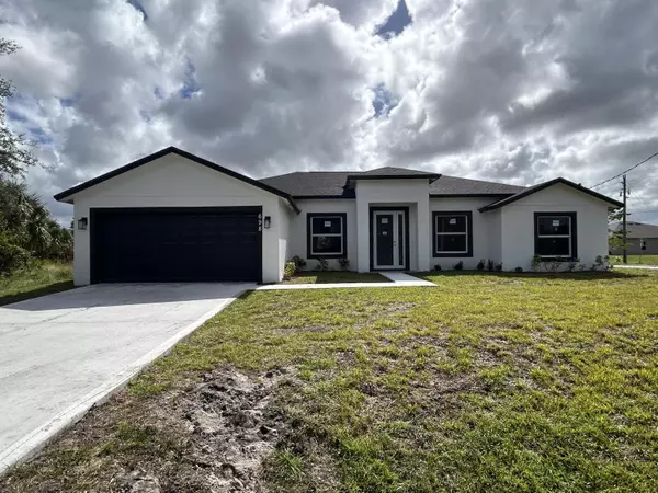 698 SW Mexia ST, Palm Bay, FL 32908