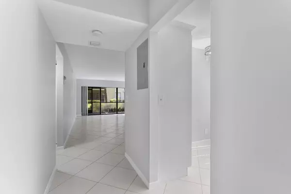 Boca Raton, FL 33487,159 NW 70th ST 603