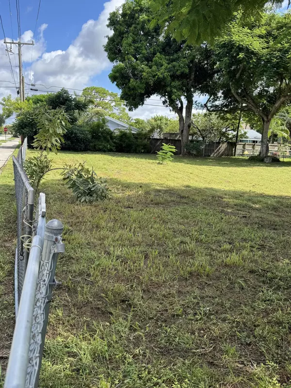 Delray Beach, FL 33484,5229 Sunrise BLVD