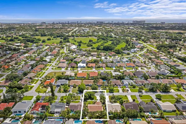 Boca Raton, FL 33487,7463 W Country Club BLVD