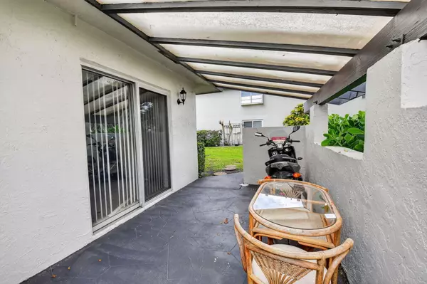 Delray Beach, FL 33484,5831 Sugar Palm CT D