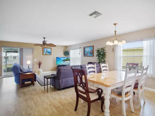 Port Saint Lucie, FL 34952,48 Mariposa LN