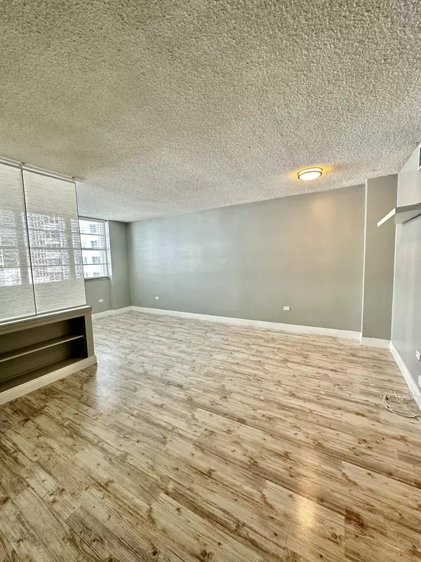 Miami, FL 33131,905 Brickell Bay DR 1223