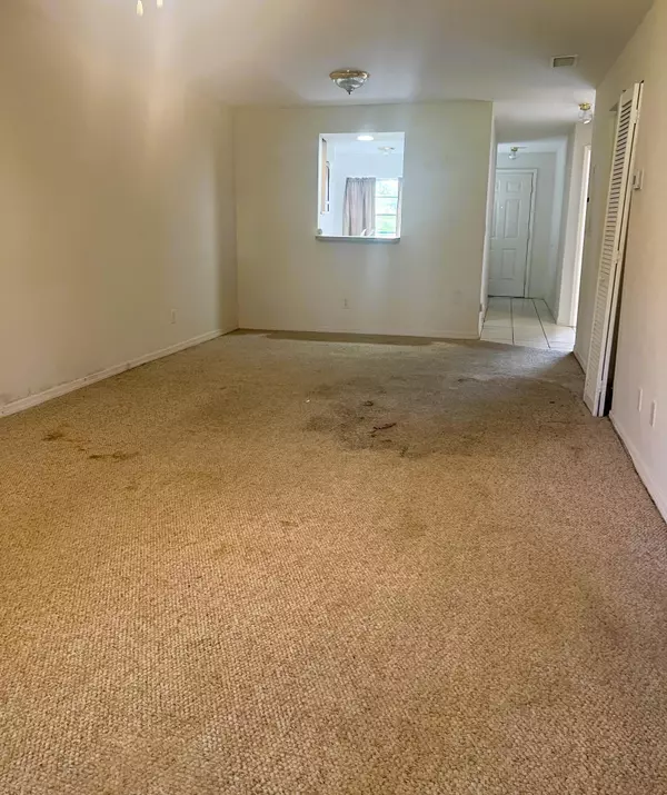 Fort Pierce, FL 34951,6032 Indrio RD 8