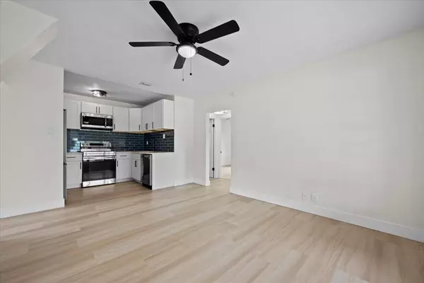 West Palm Beach, FL 33407,821 43rd ST