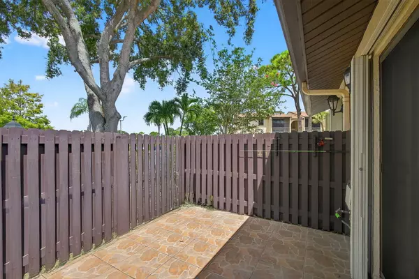 Greenacres, FL 33415,606 Sea Pine WAY B