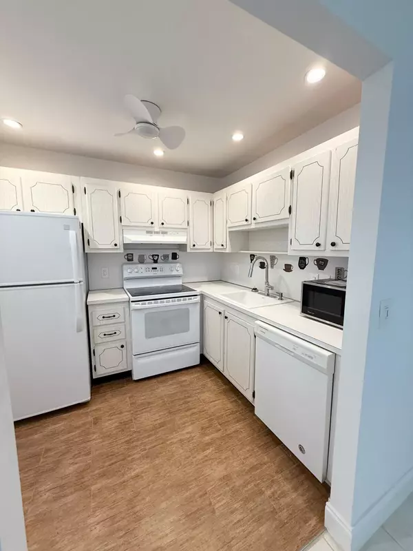 186 Valencia H, Delray Beach, FL 33446