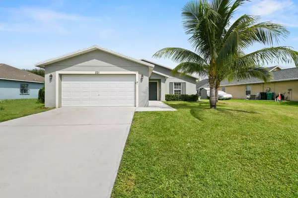 221 SW Aldoro PL, Port Saint Lucie, FL 34953