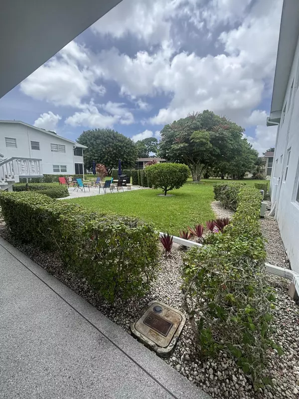 West Palm Beach, FL 33417,403 Windsor R