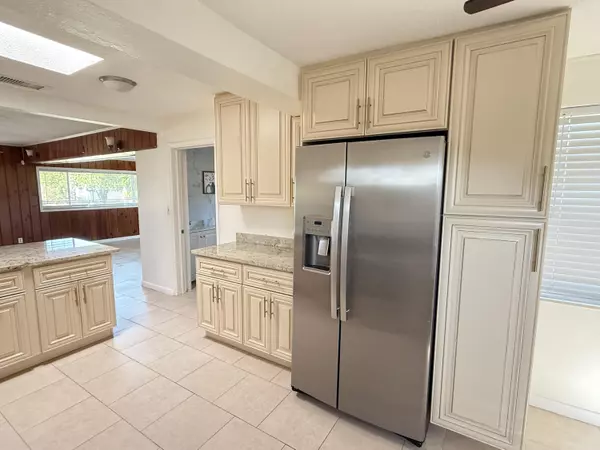 Palm Springs, FL 33406,2877 Seminole RD
