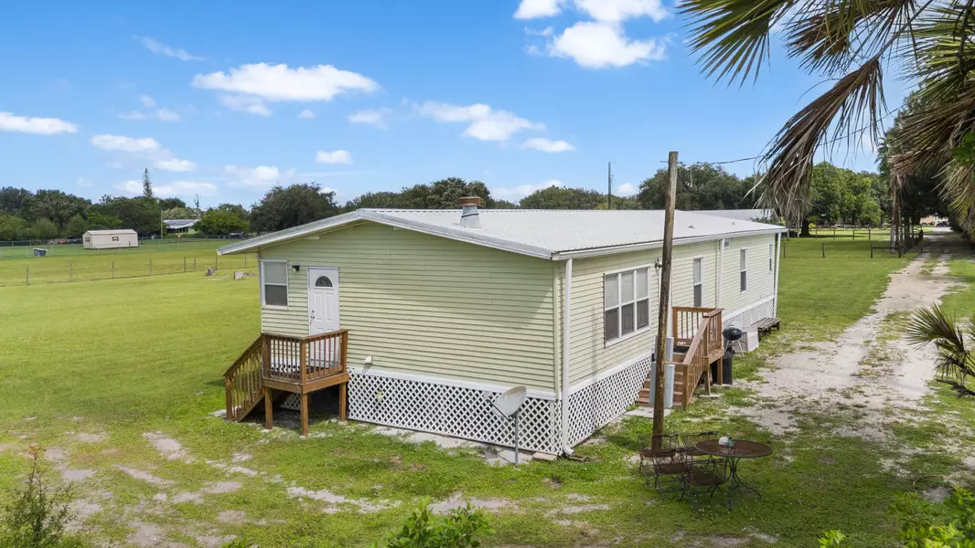 344 Pine LN, Clewiston, FL 33440