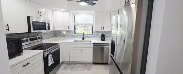 Stuart, FL 34997,841 SW South River DR 102