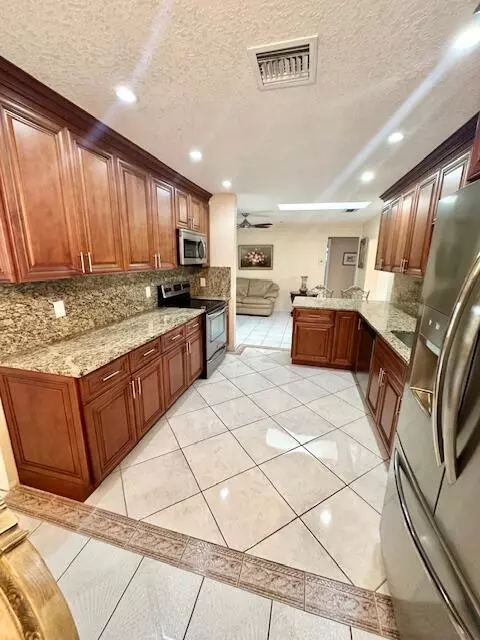 West Palm Beach, FL 33406,2601 W Carandis RD