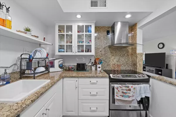 Boynton Beach, FL 33436,9845 Pineapple Tree DR 108