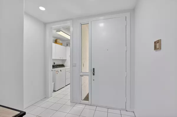 Boca Raton, FL 33496,5781 NW 24th AVE 904