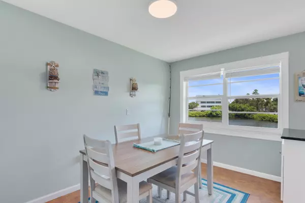 Vero Beach, FL 32960,2800 Indian River BLVD J10