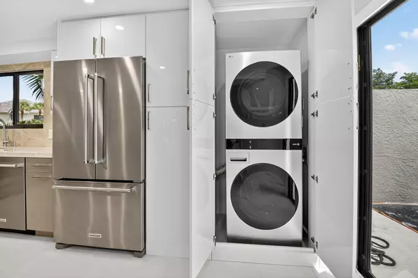 Delray Beach, FL 33446,7458 Victory LN 10103