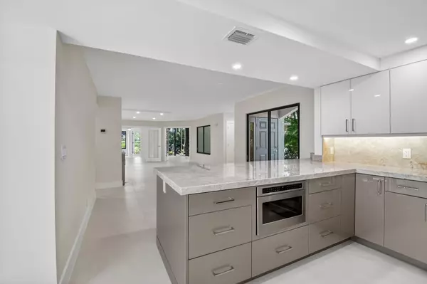 Delray Beach, FL 33446,7458 Victory LN 10103