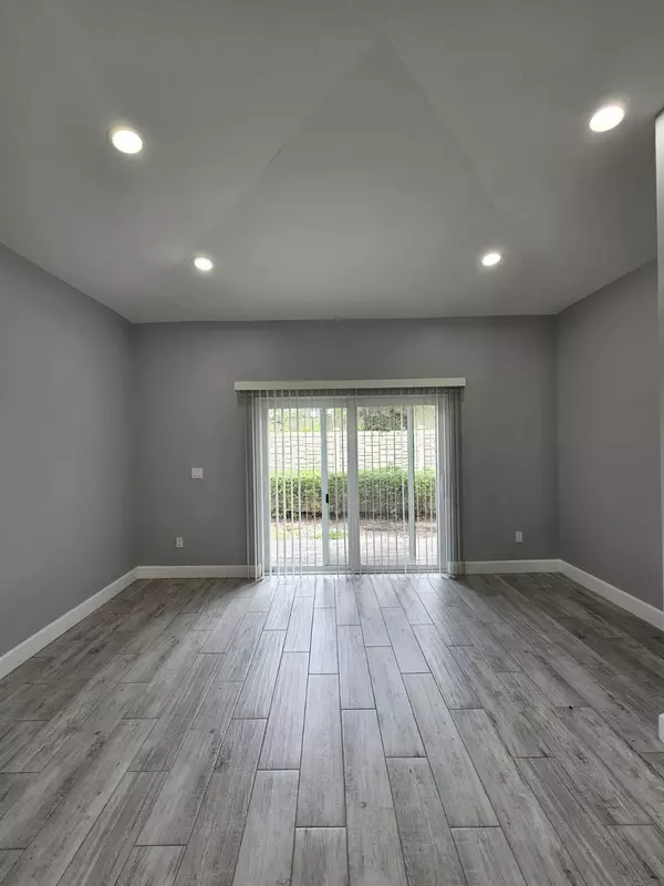 Riviera Beach, FL 33404,1558 W 26th CT